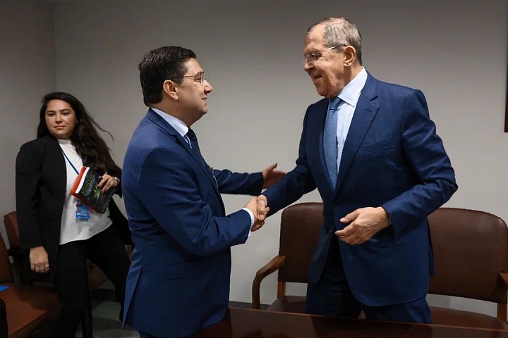 بوتين يتوجه إلى الإمارات تزامنا مع زيارة الملك محمد السادس.. ويبعث لافروف إلى المغرب للمشاركة في المنتدى العربي الروسي