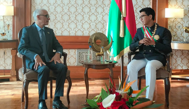 في يوم تنصيبه لولاية ثانية.. رئيس مدغشقر يُعلن افتتاح سفارة في المغرب، ويجدد دعمه لسيادة المغرب على الصحراء