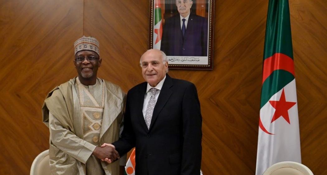 الجزائر تحاول فتح صفحة جديدة مع النيجير تخوفا من إقبار فشلها الدبلوماسي في الساحل لمشروع خط الغاز مع نيجيريا