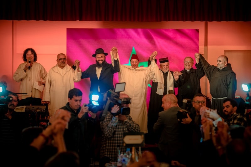 مسلمون ومسيحيون ويهود يحتفلون في الدار البيضاء بـ"حلوى الأخوة" بمناسبة نهاية السنة الميلادية