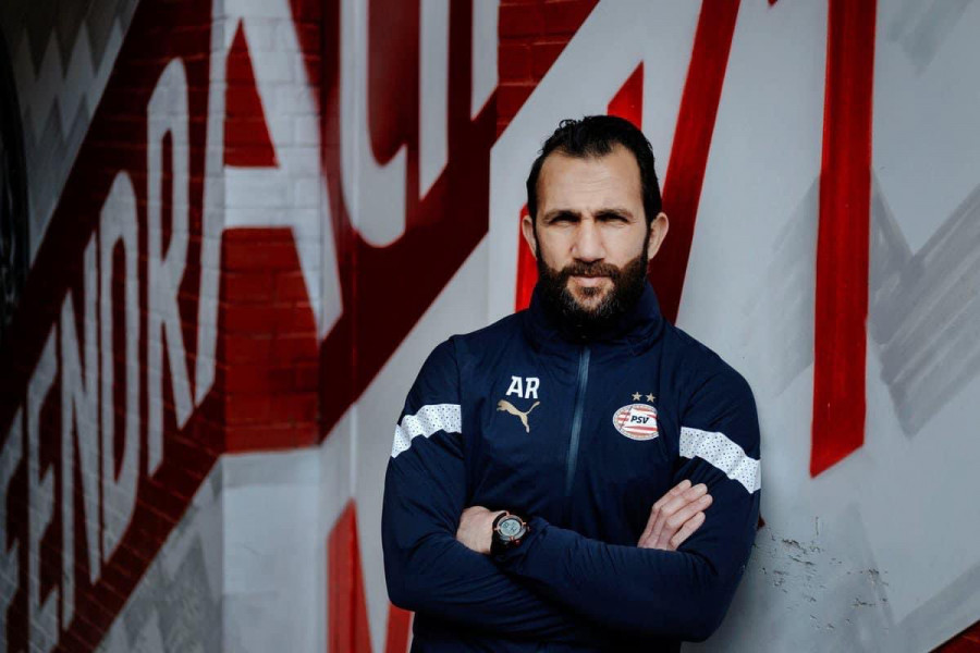 الوداد الرياضي يعلن رسميا فك الارتباط مع المدرب عادل رمزي بالتراضي