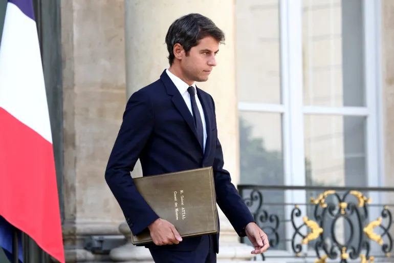 إيمانويل ماكرون يُعيّن غابرييل أتال رئيسا جديدا لوزراء فرنسا