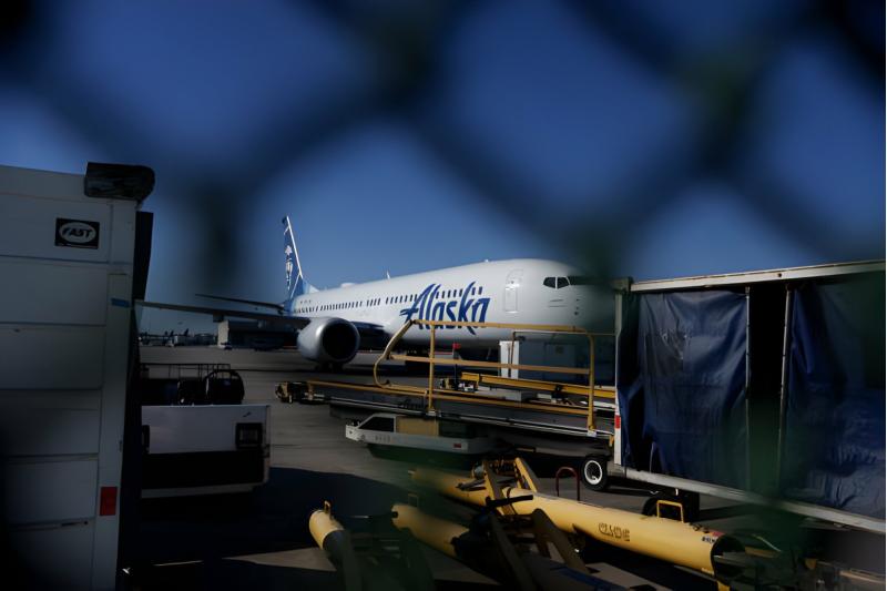 شركة "ألاسكا إيرلاينز" الأمريكية توسع نطاق اختبارات الجودة على طائرات "بوينغ 737"