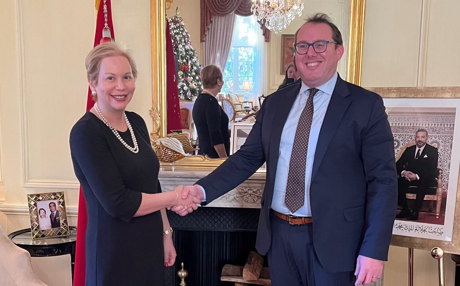 في آخر ظهور لها قبل انتهاء مهامها في واشنطن.. هاريس يزور الأميرة جمالة بعد يومين من اجتماعه بالسفير الجزائري