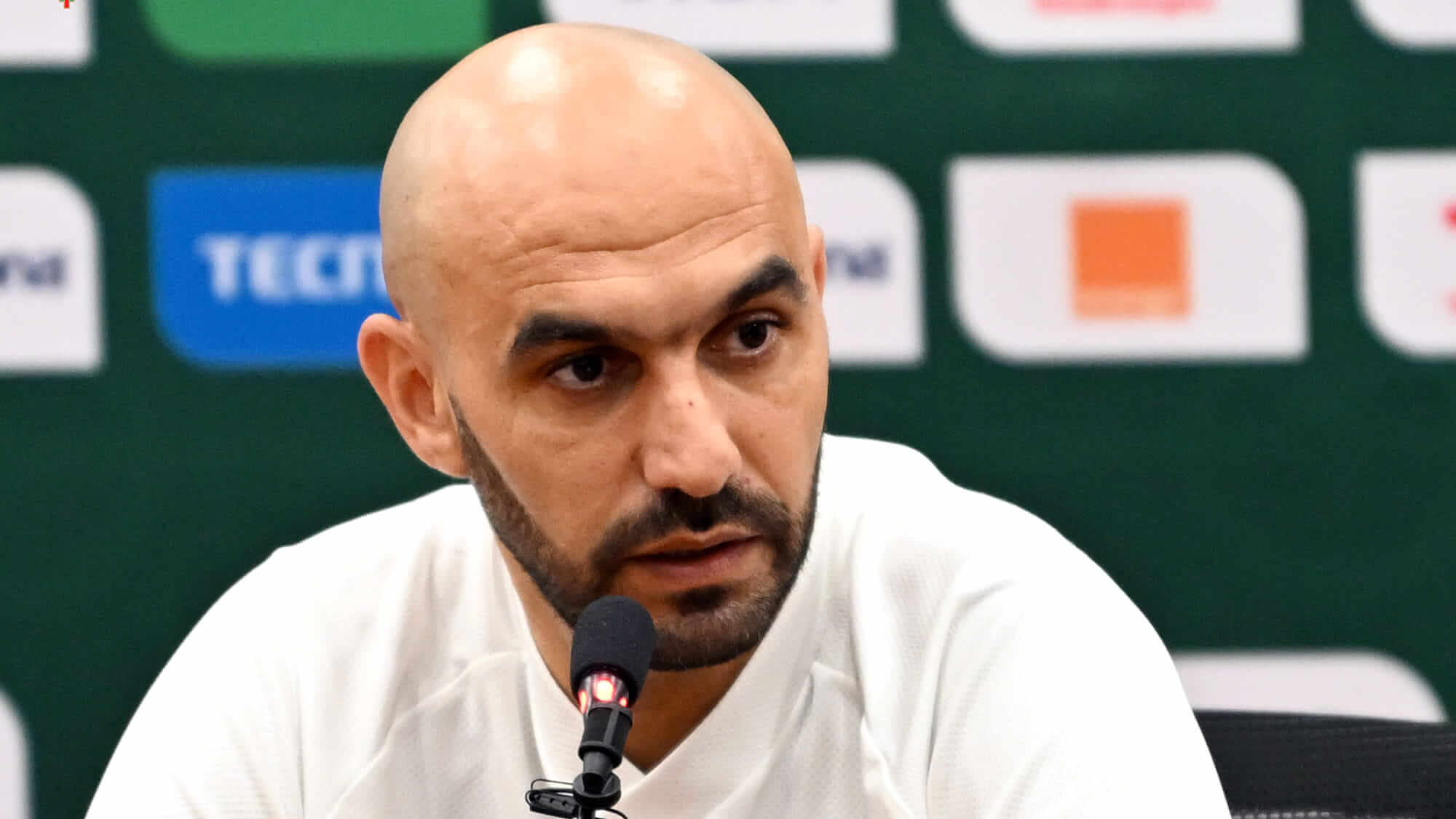 الركراكي ردا على تصريحات المدرب الجزائري لمنتخب تانزانيا حول المنتخب: كلامه لا يهمني