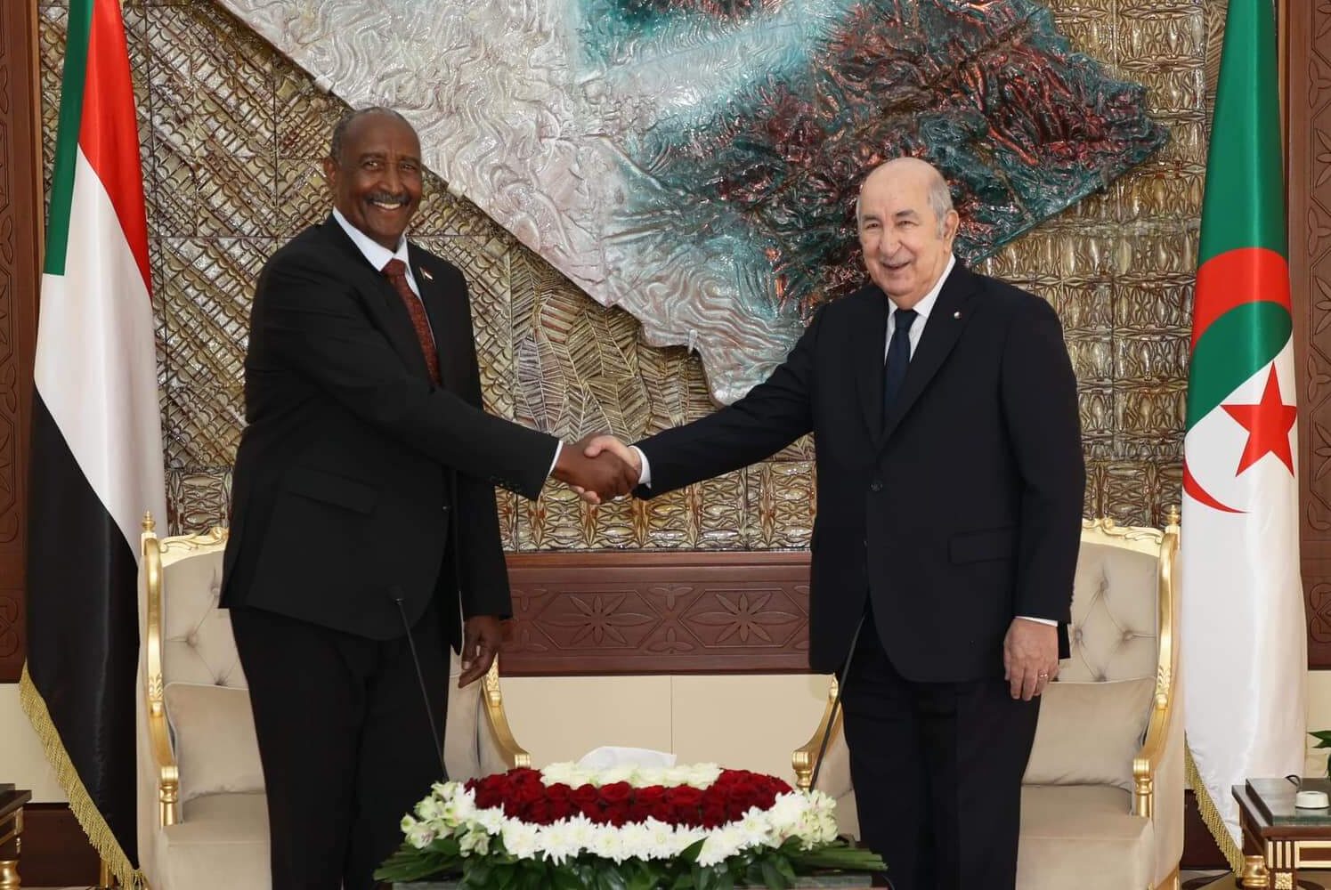 فشلت في ملفات ليبيا ومالي والنيجر و"مصالحة" الفرقاء الفلسطينيين.. فماذا يمكن أن تعطي الجزائر للسودان غير محاولة "يائسة" لإغاظة الإمارات؟