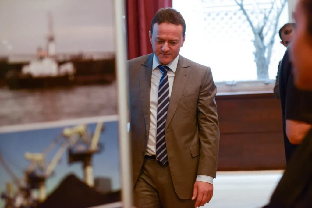 بعد أن كلف 6 ملايير درهم.. وزارة النقل واللوجيستيك تعلن الاستمرار في توزيع الدعم على مهنيي النقل خلال سنة 2024 وتُخفي قيمته