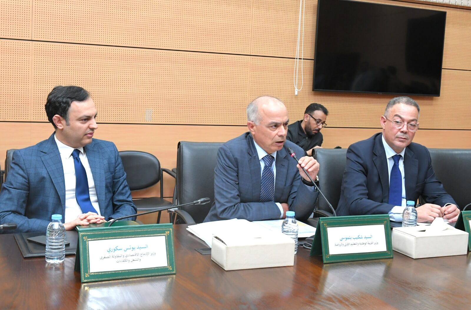 بعد توصلها بتعديلات النقابات.. الحكومة تعلن أنها وصلت إلى "الأشواط الأخيرة" في صياغة النظام الأساسي الجديد لموظفي التربية الوطنية