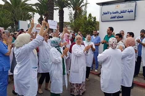 نقابات الصحة تستبق اجتماعها بالوزير أيت الطالب بدعوة لتشكيل تنسيق وطني صلب استعدادا لكل الاحتمالات والقرارات التي وصفتها بـ"العشوائية"