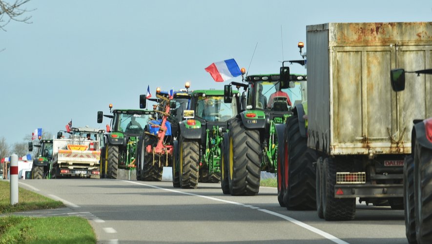 إسبانيا تُقحم المغرب في "ثورة الفلاحين" الأروربية بسبب ارتفاع صادراته إلى فرنسا.. وتتهم باريس بإخفاء معاملاتها التجارية مع الرباط