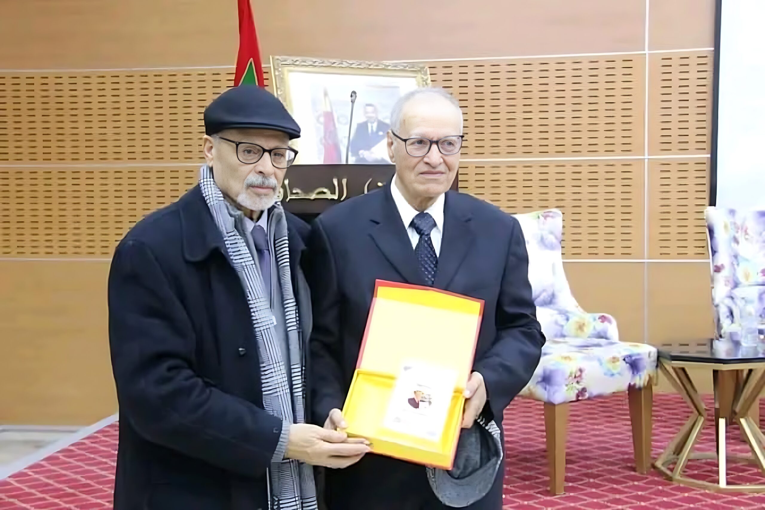 إفزارن يقدم مؤلفه "مهاجر إلى الصحافة.. مسيرة حياة"