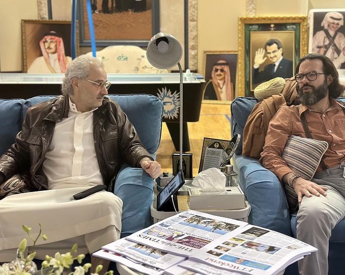 تجمعهما صلة قرابة.. الأمير إسماعيل، ابن عم الملك محمد السادس يزور الأمير الوليد بن طلال في "إقامته الجبرية"