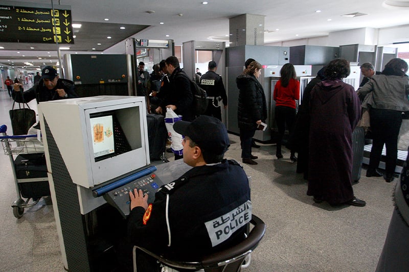 اعتقال مواطن هندي بمطار محمد الخامس استولى على أموال في السعودية