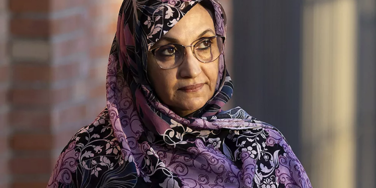 بعد أن اتهمت المغرب بدون سند.. مدريد تُكذب أميناتو حيدر وتمنح تصريح العودة إلى إسبانيا