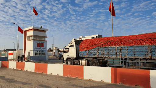 رفع موريتانيا قيمة الرسوم الجمركية على البضائع المغربية التي تعبر ممر الكركرات تخلق أزمة داخل البلاد