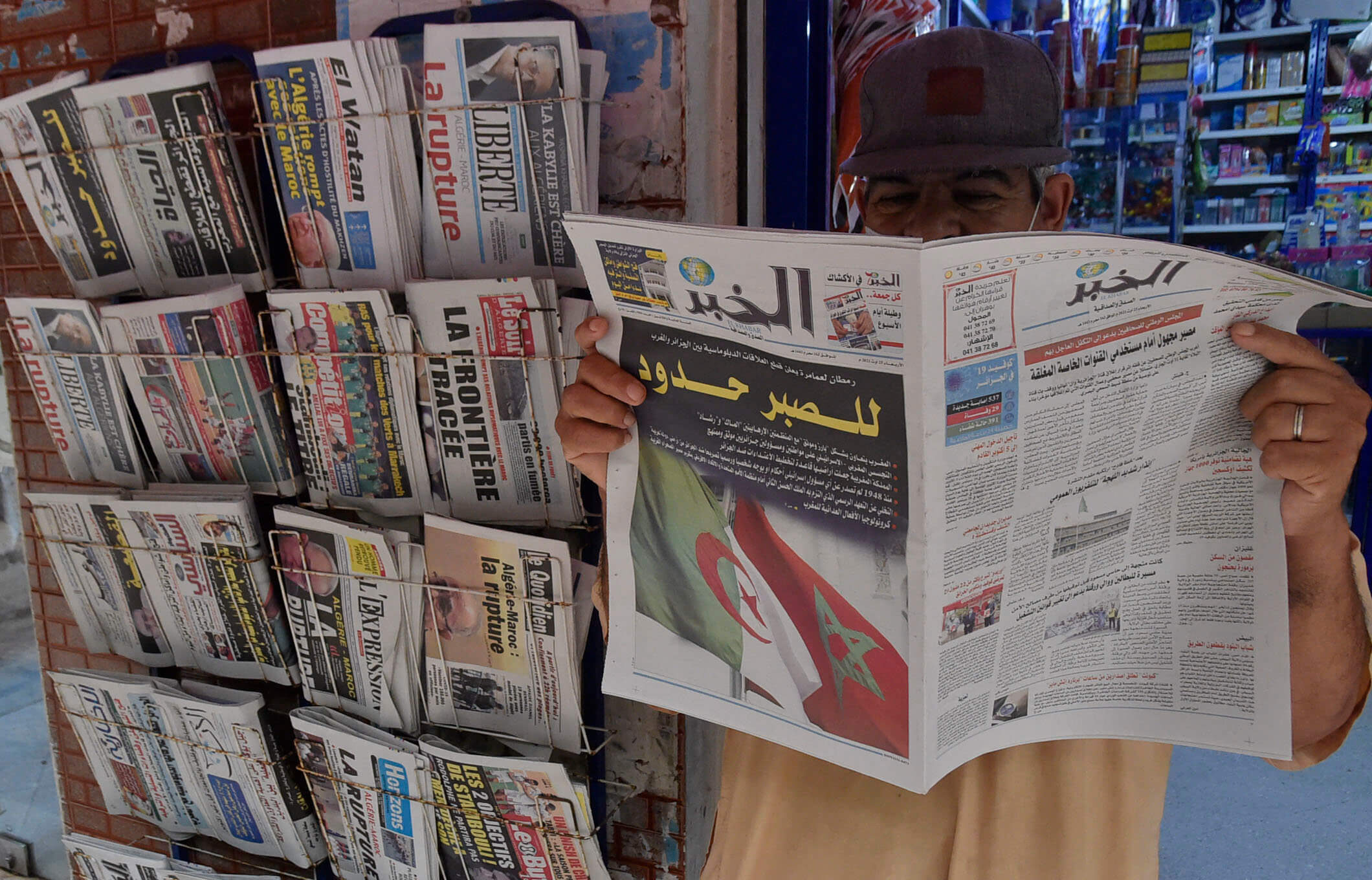 أبواقٌ مسمومة