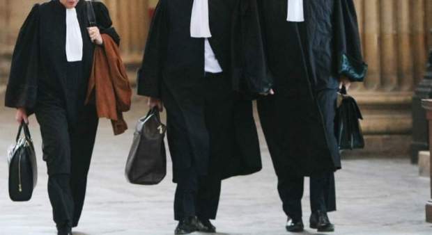 6 حبات "إكستازي" في عبوة مشروب طاقي.. محامٍ من هيئة طنجة يُدخل زميله في غيبوبة بسبب مُزحة ثقيلة