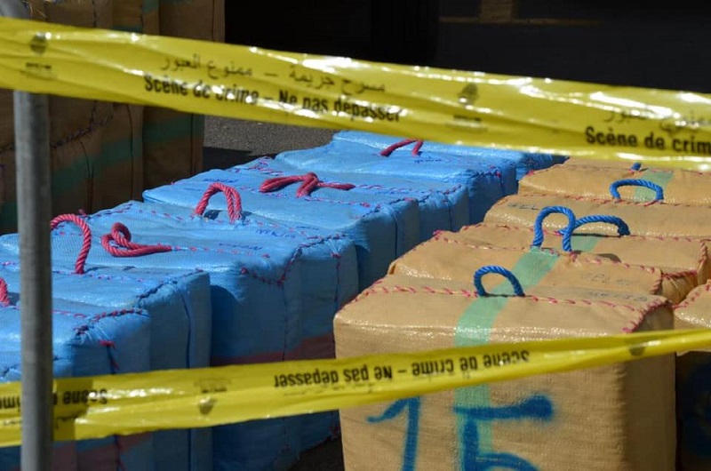 إجهاض عملية للتهريب الدولي لشحنة تتكون من ثلاثة أطنان و255 كيلوغرام من صفائح مخدر "الشيرا"