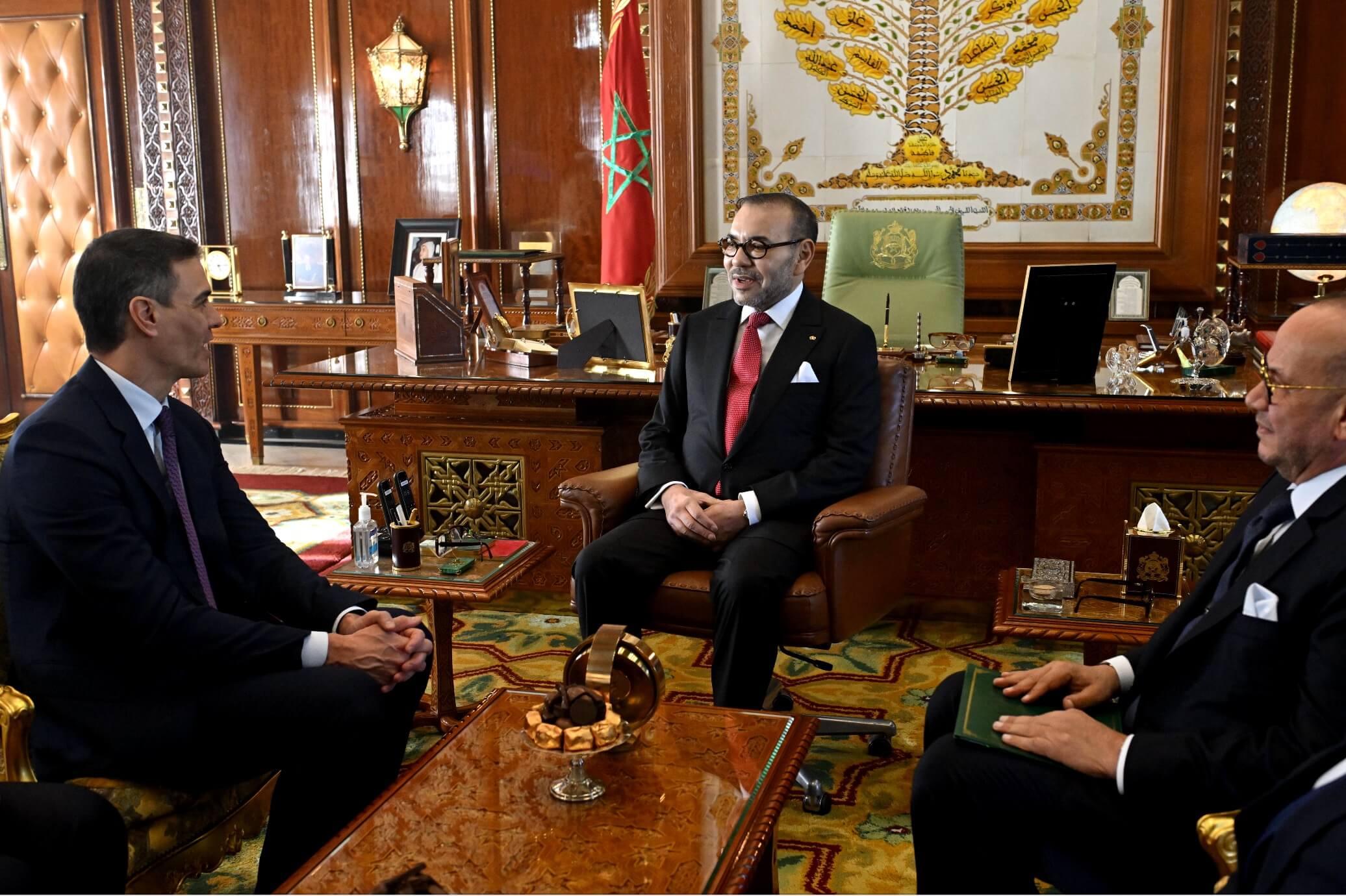 حتى بعد لقائه بالملك.. سانشيز لم يستطع الحصول على موعد ثابت لافتتاح الجمارك التجارية على معبري سبتة ومليلية