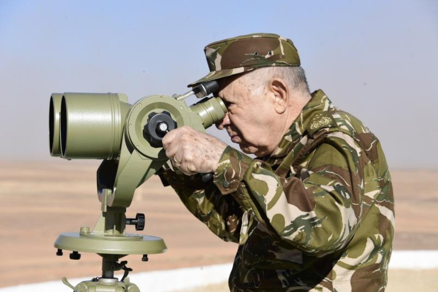 شنقريحة يُعلن استعداد الجيش الجزائري "لأي طارئ" بسبب "تنوع التهديدات والتحديات" التي يجب مواجهتها