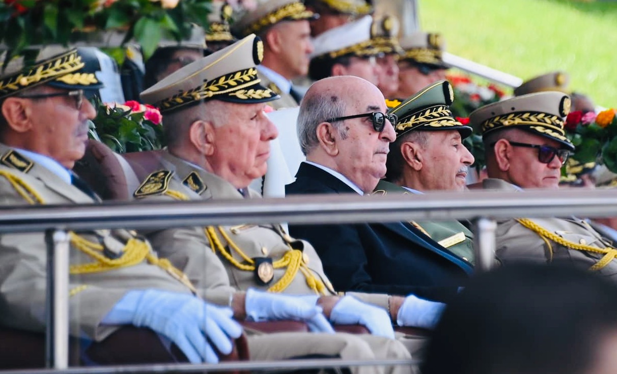  تقرير استخباراتي بريطاني: الجزائر قد تعلن أنها في حالة "حرب عداء" لتبرير تأجيل الانتخابات الرئاسية.. وشنقريحة يُسارع في تعيين "أكثر القتلة قسوة" في مناصب المسؤوليات الأمنية خوفا من "الدولة العميقة" 