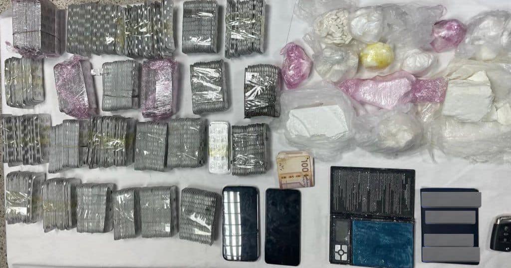 طنجة.. حجز 14 ألف و445 قرص مخدر وكيلوغرام و250 غراما من مخدر الكوكايين