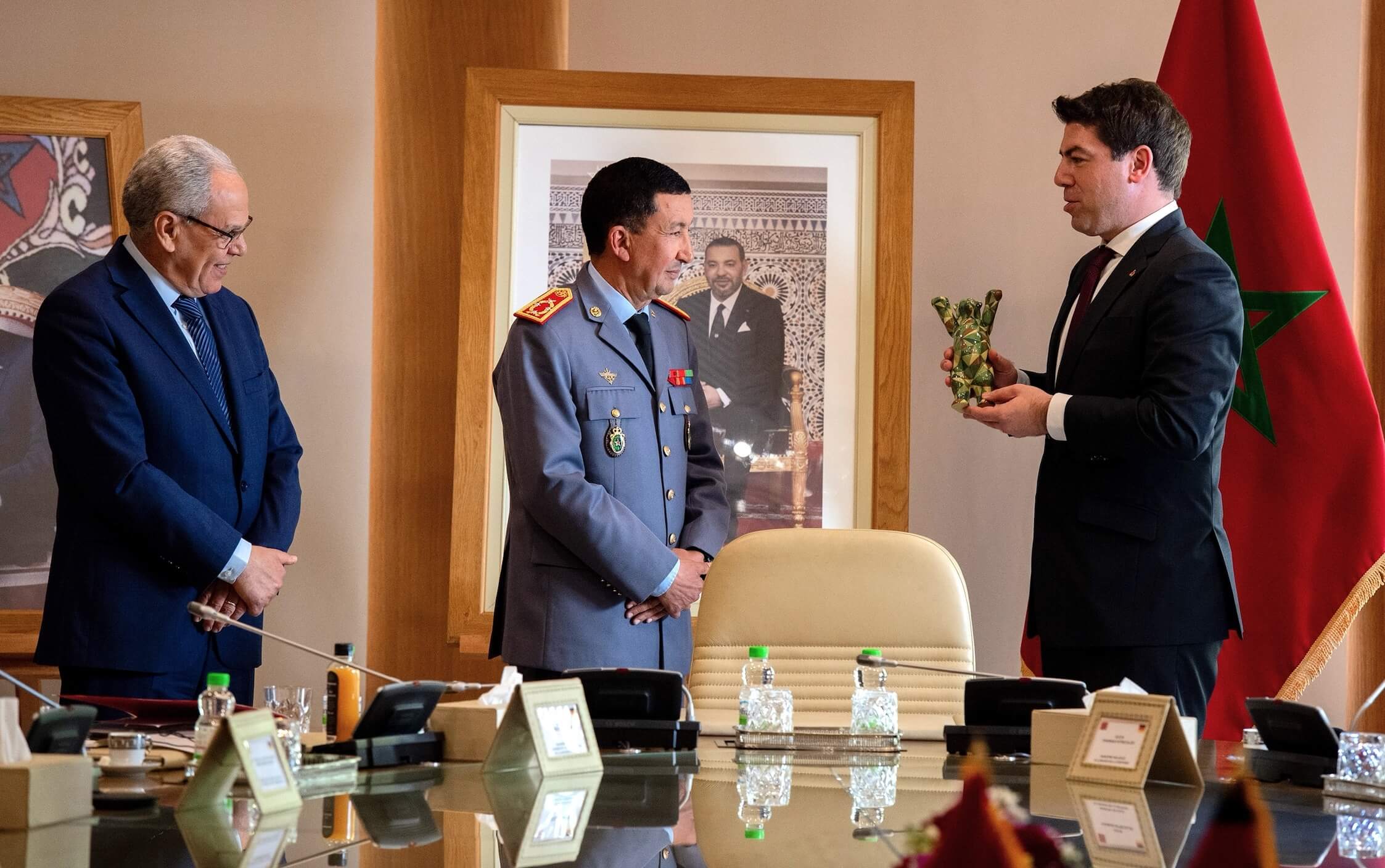  تعزيز التعاون العسكري والصناعات الدفاعية يجمع قيادات في الجيش المغربي والوزير المنتدب في الدفاع الألماني 