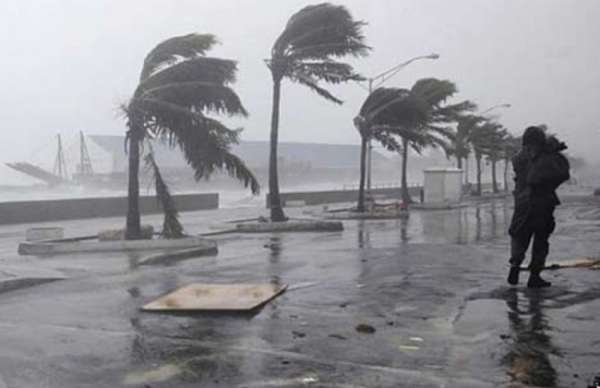 نشرة إنذارية.. زخات مطرية مصحوبة بالبرد ورياح قوية مع تطاير الغبار اليوم الأحد بعدد من مناطق المملكة