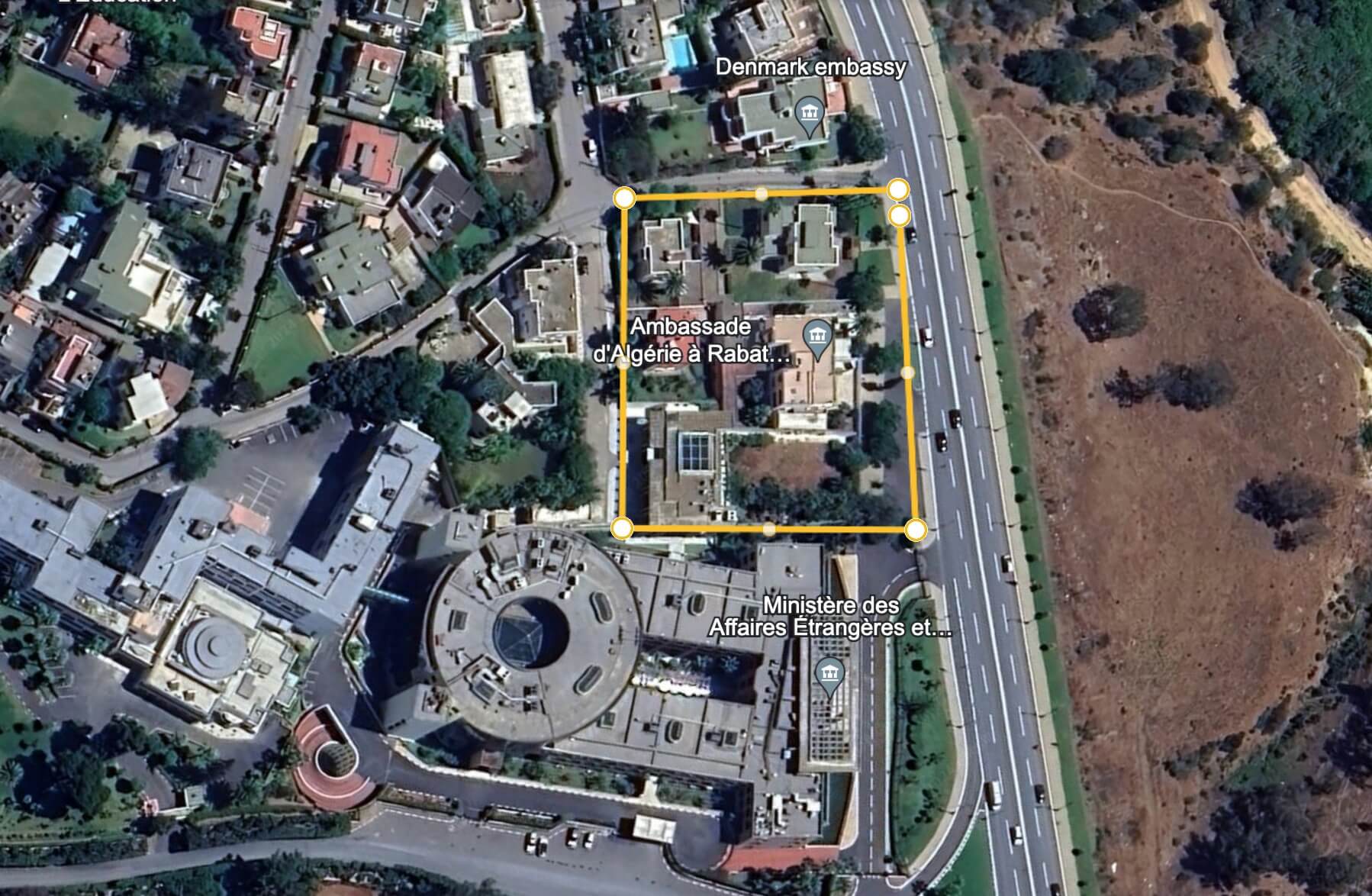 الحكومة المغربية تُدرج 3 مباني مملوكة للدولة الجزائرية ضمن قائمة العقارات التي ستُنتزع ملكيتها لتوسيع وزارة الخارجية