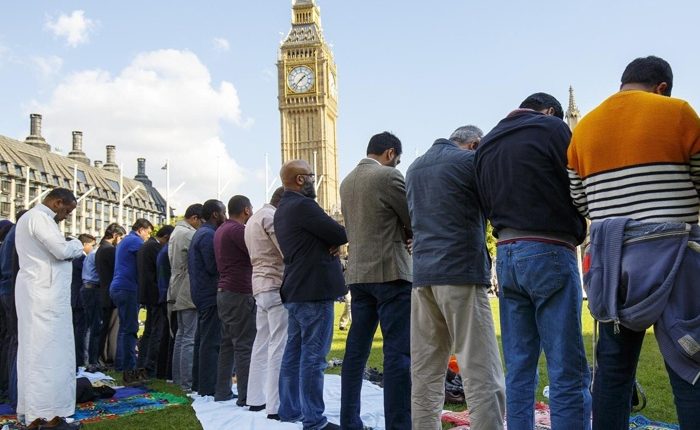 الجالية المسلمة في أوروبا تحتفل بعيد الفطر بعد غد الأربعاء