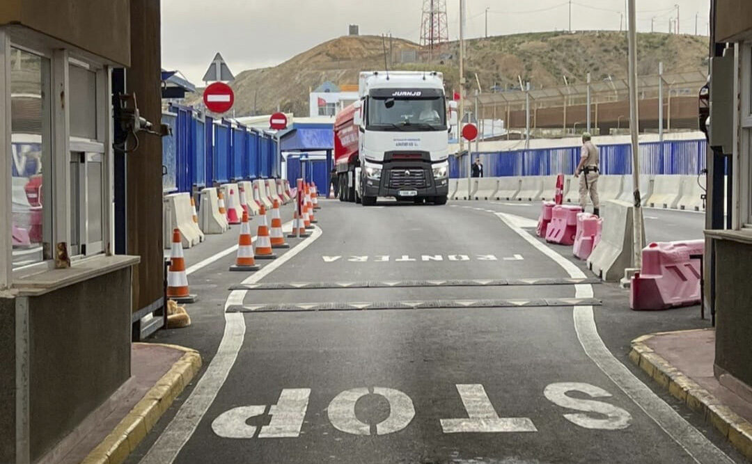 خاص - مَصدر حكومي مغربي للصحيفة: مُعيقات تقنية تحول دون فتح معابر جمركية مع ثغري سبتة ومليلية.. وسنجري اختبارات تقنية جديدة خلال أسابيع