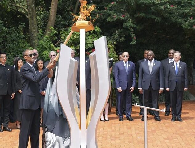 صورة الرئيس الموريتاني محمد ولد الغزواني بجانب رئيس إسرائيل برواندا تثير جدلا سياسيا في البلاد