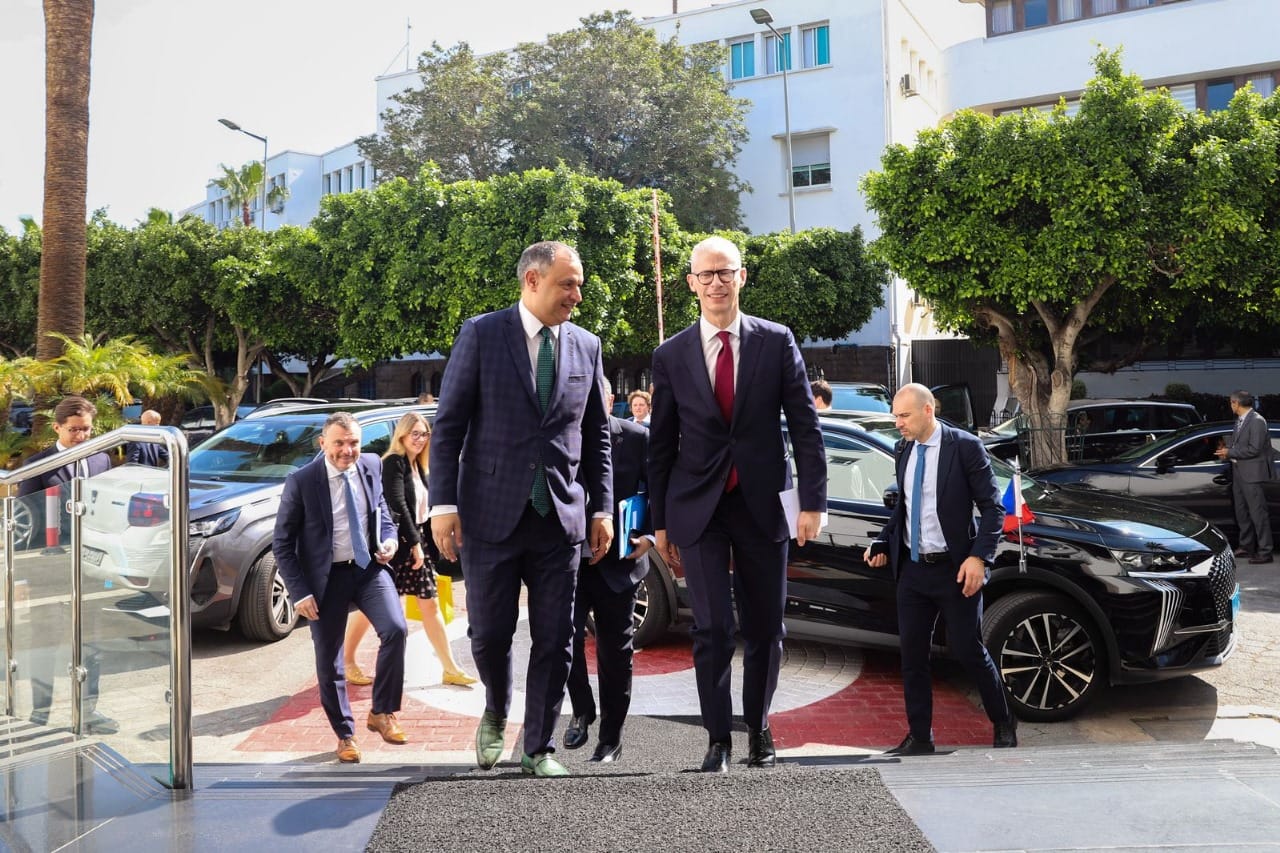  إنزال للحكومة الفرنسية بالمغرب.. ماكرون يبعث 5 وزراء إلى الرباط من بينهم رشيدة ذاتي ووزيري الداخلية والمالية 