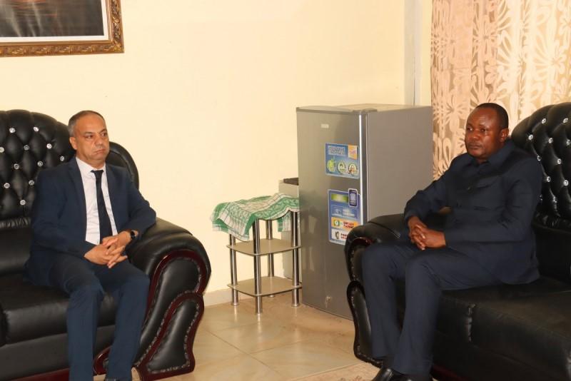  بعد أن انتهكت كرامتهم وسَطَت على ممتلكاتهم.. النيجر تستدعي السفير الجزائري للاحتجاج على ظروف ترحيل سلطات بلاده لمواطنيها 