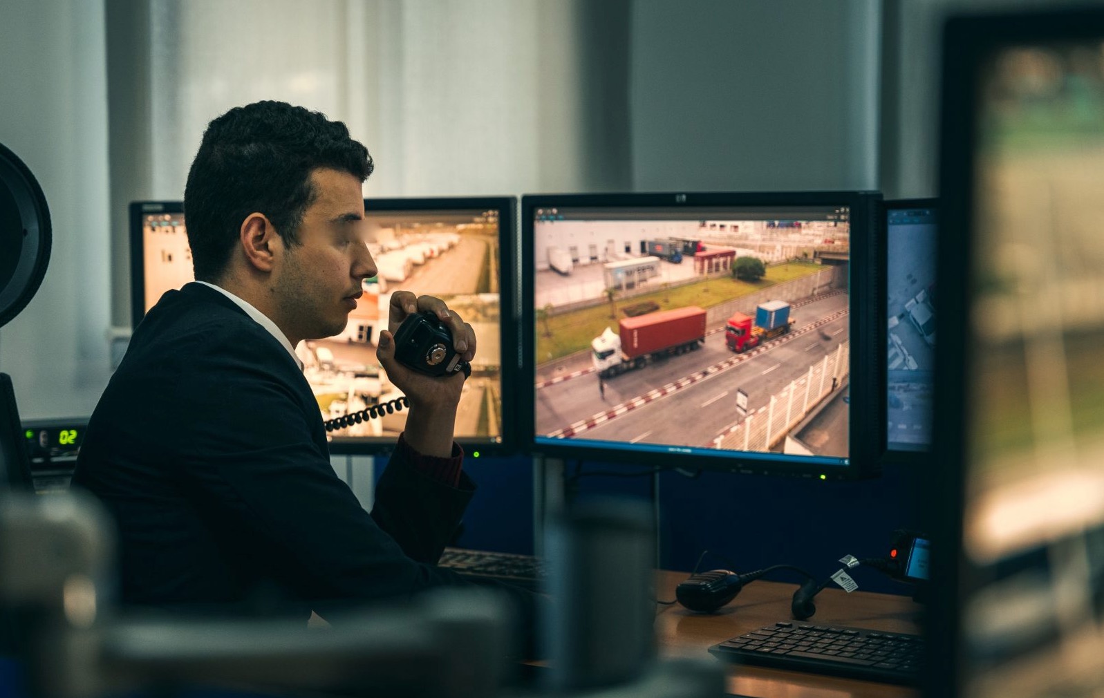 خاص – الفرقة الوطنية للشرطة القضائية تحل بميناء طنجة المتوسطي بعد وصول 25 طنا من المخدرات إلى إسبانيا