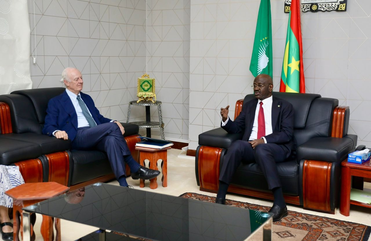  بعد دعمها لمبادرة الملك محمد السادس لدول الساحل ورفضها الاصطفاف مع الجزائر في تكتل مغاربي بدون المغرب.. نواكشوط تستقبل دي ميستورا لمناقشية قضية الصحراء 