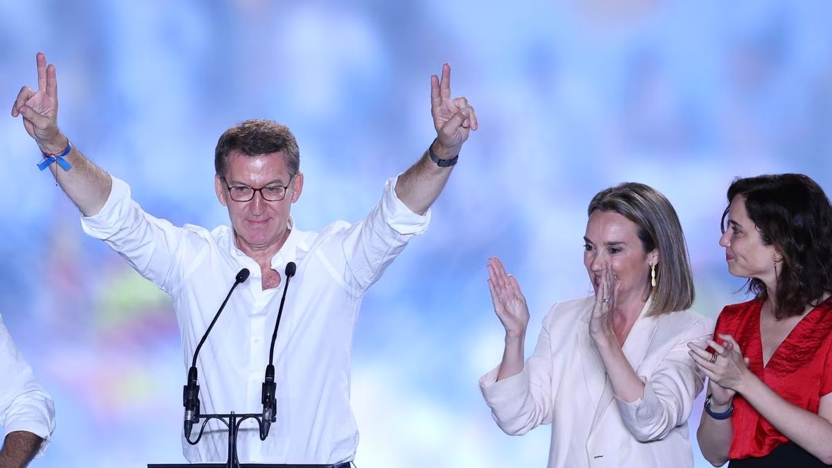  الحزب الشعبي الإسباني لم يقتنع بخبرة "أونسا" حول الفراولة الملوثة ويطالب بإجراءات طارئة من المفوضية الأوروبية فيما يتعلق بالواردات من المغرب 