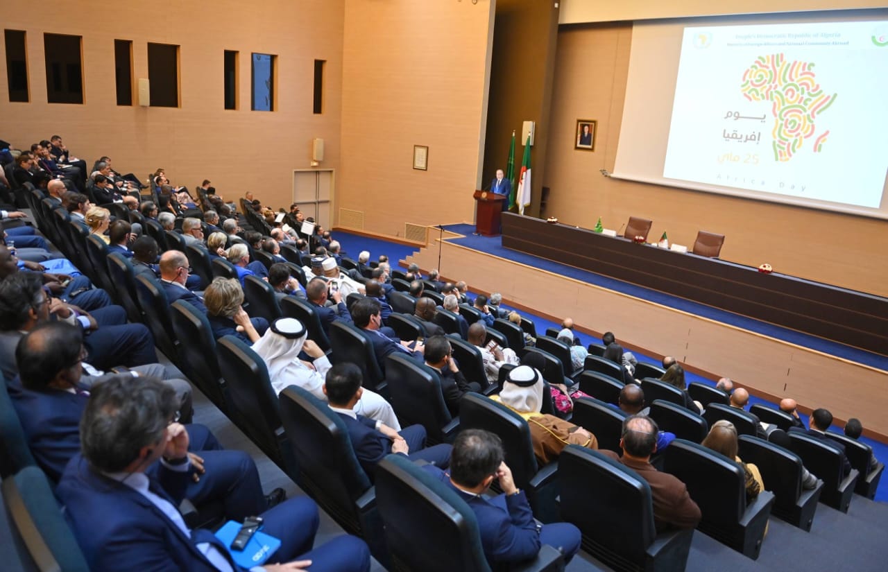 عطاف يجمع البلدان الإفريقية التي تربطها بالمغرب شراكات استراتيجية بمقر الخارجية لتذكيرها بـ"المشاريع" الجزائرية على أراضيها