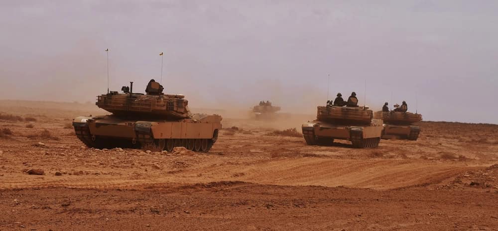 الجيش المغربي والأمريكي ينفذان مناورات عسكرية لفتح ممرات في حواجز من صنع "العدو المفترض" وتمكين وحدات من استكمال التقدم في ممرات آمنة ضمن تداريب "الأسد الإفريقي"