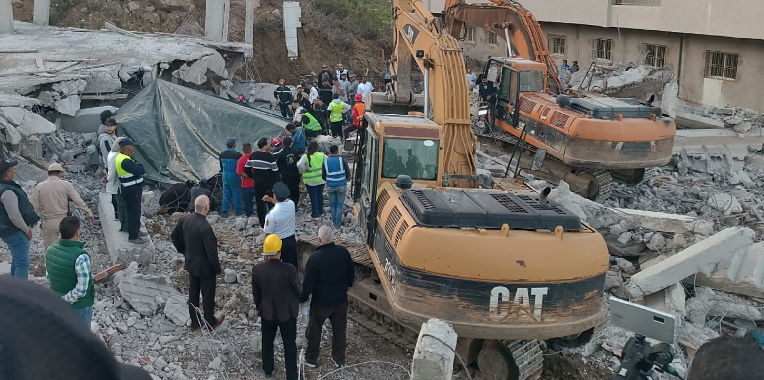 العثور على جثة حارس ورش عمارة منهارة بطنجة بعد بحث طويل تحت الأنقاض 