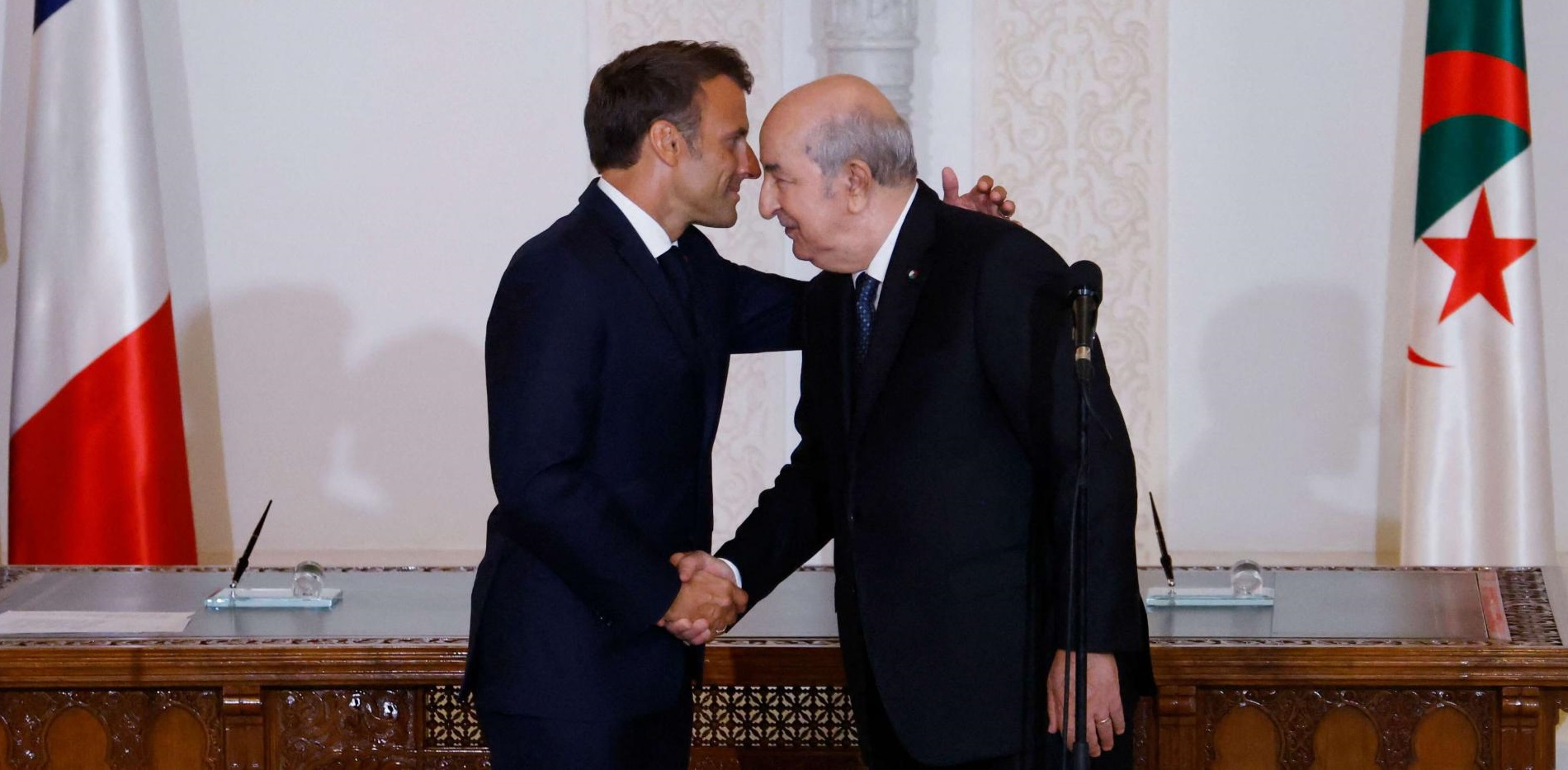 الجزائريون يعرضون على فرنسا "الليونة وتأجيل بعض المواضيع" بعد منعهم من الاطلاع على قائمة "الممتلكات المنهوبة"