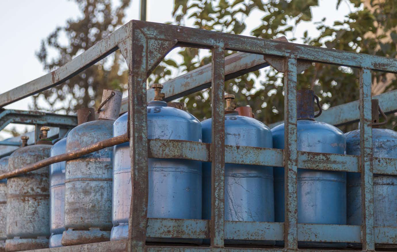 قرار الحكومة الزيادة في أسعار غاز الطبخ يرفع التضخم مجددا.. واللحوم والخضر مستثناة من تراجع أثمنة المواد الغذائية