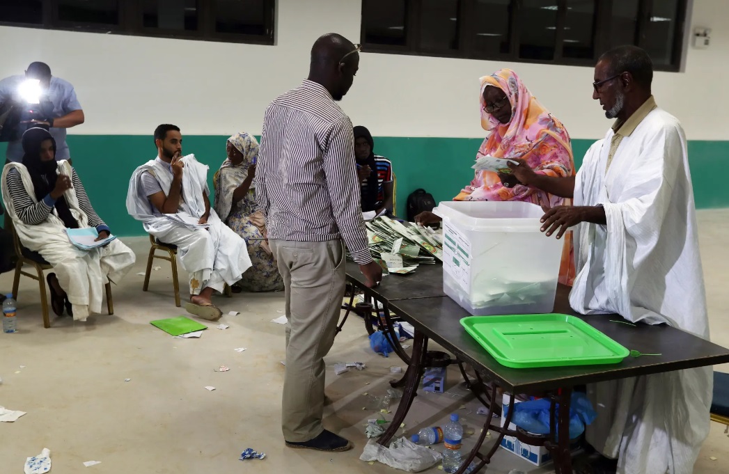 موريتانيا.. إغلاق مكاتب التصويت برسم الدور الأول من الانتخابات الرئاسية