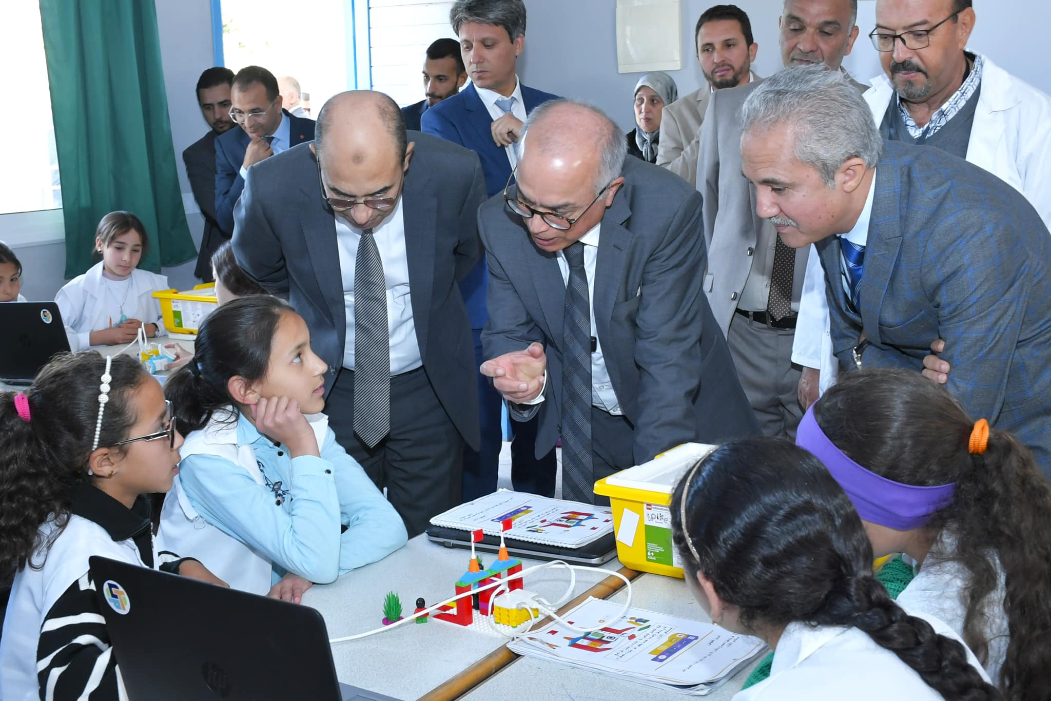  المغرب يحاول تقليص "هيمنة اللغة الفرنسية" بقرار جديد يُلزم تدريس اللغة الإنجليزية بالسلك الابتدائي في جهة الدار البيضاء 