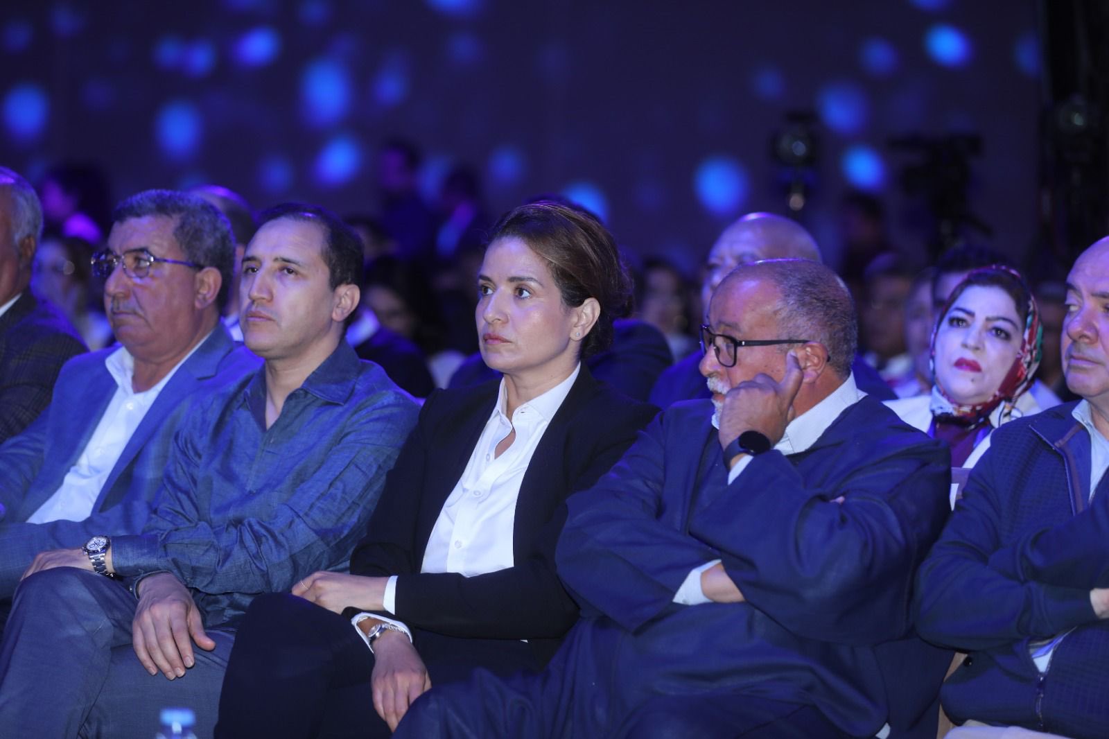  في أول تفاعل له مع صورة القبلة الحميمية.. "البام" يُدافع عن ليلى بنعلي ويتّهم جهات لم يسمّيها باستهداف سمعة وزرائه 