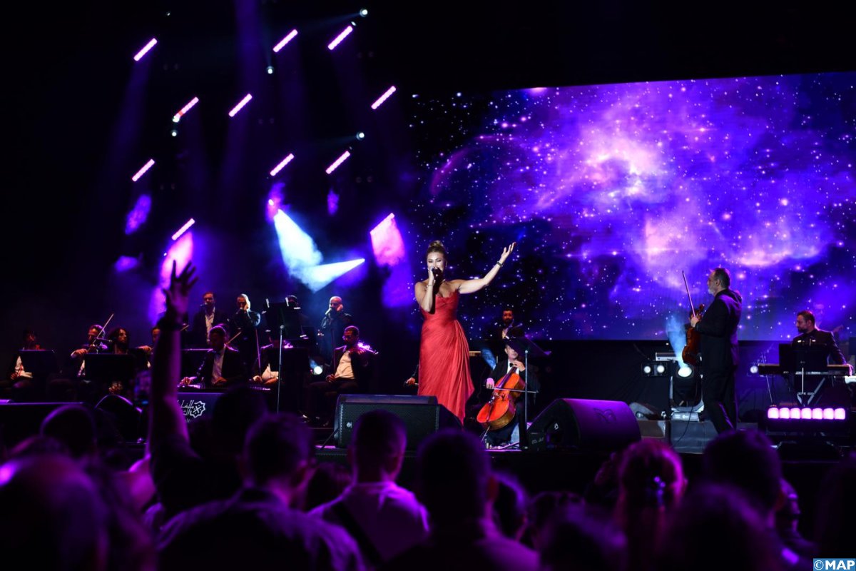  موازين.. جنات والزغبي تبدعان ونصرت تسبح بالجمهور في عوالم الموسيقى الفارسية 