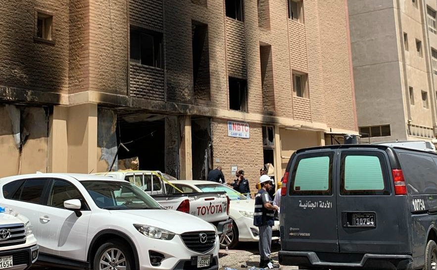 مصرع أكثر من 35 شخصا في حريق بالكويت