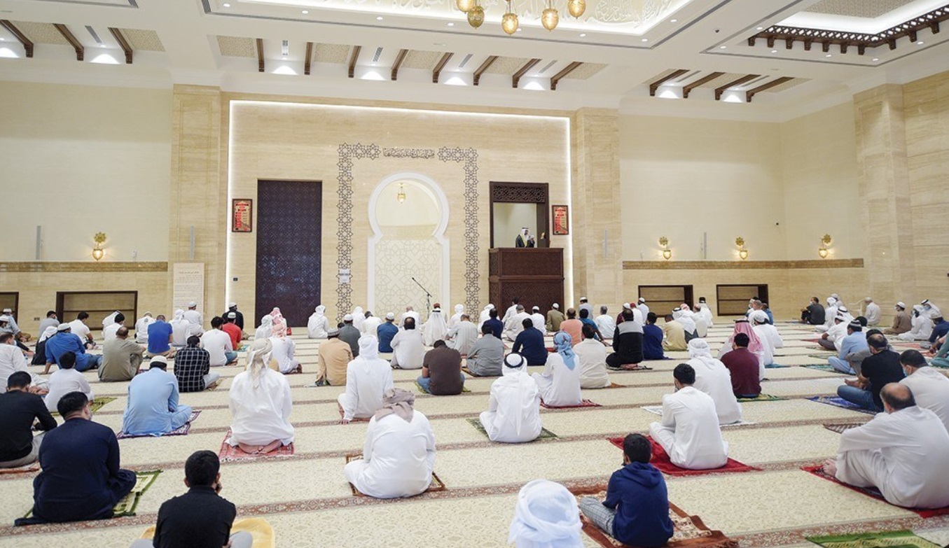 الإمارات تُقرر تقليص مدة خطبة الجمعة إلى 10 دقائق حتى أكتوبر المقبل