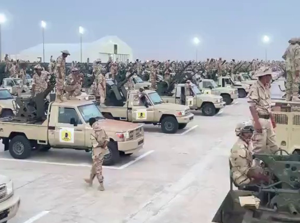 مساحتها أكبر من بلجيكا.. أنباء عن حشد قوات ليبية على الحدود مع الجزائر لاستعادة منطقة منطقة استراتيجية "مُحتلة"