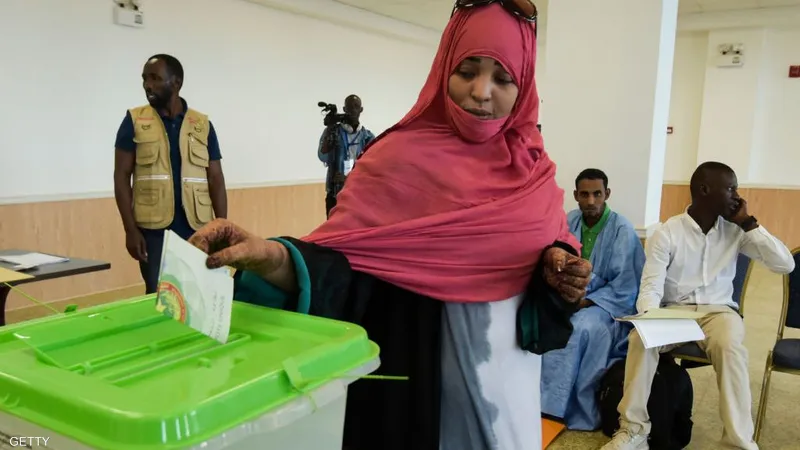 الناخبون الموريتانيون يتوجهون إلى صناديق الاقتراع لانتخاب رئيس للبلاد